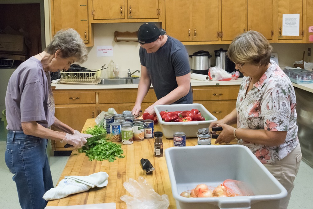 Chili cookin' at Pilgrim House