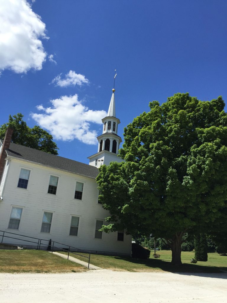 A quintessential New England white clapboard church.